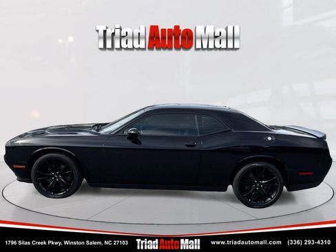 Used 2018 Dodge Challenger SXT Plus image 8