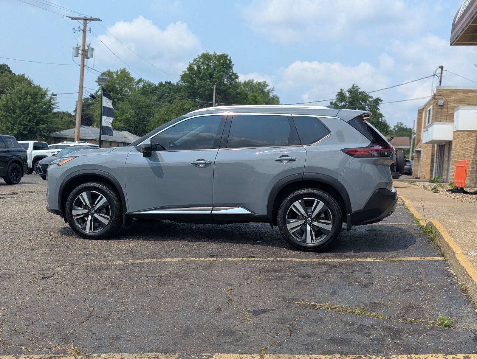 Used 2021 Nissan Rogue SL AWD/4WD image 10
