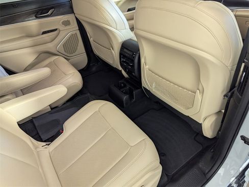 Certified 2022 Jeep Grand Cherokee L Limited w/ Luxury Tech Group II image 34