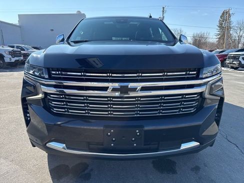 Used 2024 Chevrolet Suburban Premier w/ Premium Package image 8