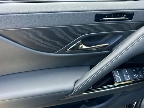 New 2025 Lexus LX 600 4WD w/ Luxury Package image 18