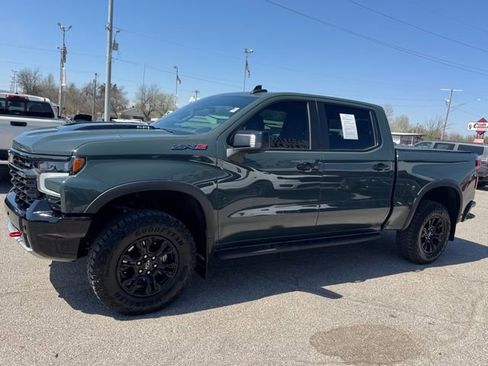 Used 2025 Chevrolet Silverado 1500 ZR2 w/ Technology Package image 3