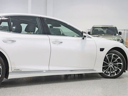 Used 2022 Lexus LS 500h AWD w/ Luxury Package image 11