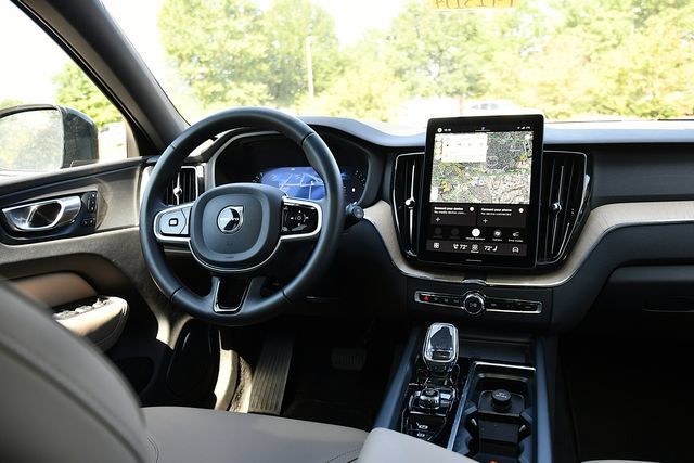 Used 2026 Volvo XC60 B5 Plus AWD/4WD image 16