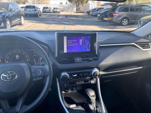 Used 2024 Toyota RAV4 LE image 9