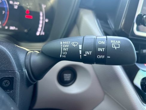 Certified 2026 Toyota Corolla Cross LE FWD image 18