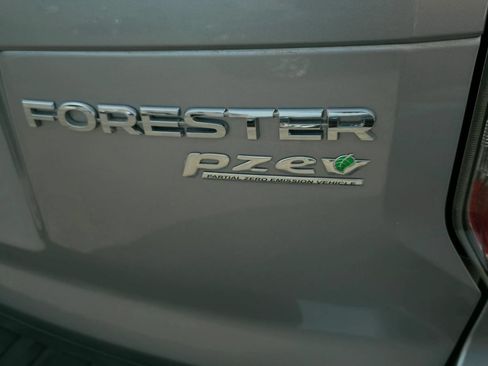 Used 2015 Subaru Forester 2.5i w/ Alloy Wheel Package AWD/4WD image 16