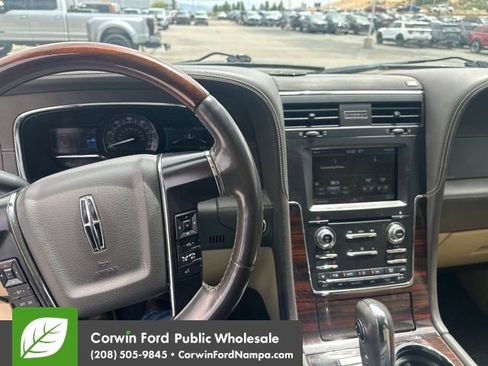 Used 2015 Lincoln Navigator L 4WD w/ Equipment Group 101A Reserve image 15