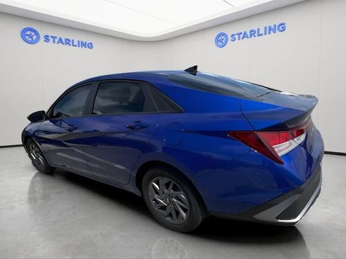 Used 2024 Hyundai Elantra SEL FWD image 2