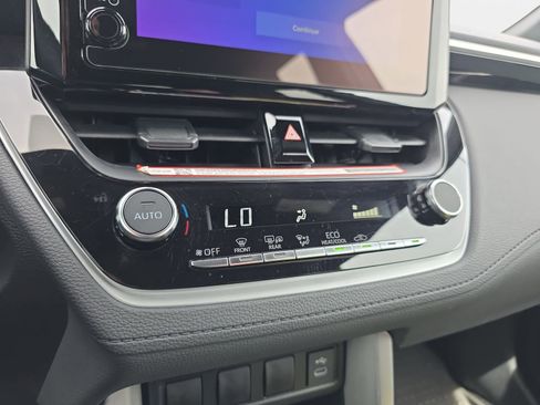 Used 2025 Toyota Corolla Cross AWD Hybrid image 23