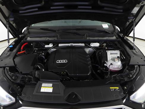 Used 2023 Audi Q5 2.0T Premium w/ Convenience Package image 6