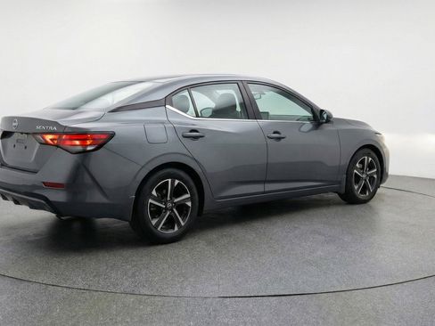 Used 2025 Nissan Sentra SV image 9