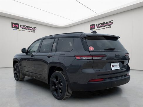 New 2025 Jeep Grand Cherokee L Altitude image 5