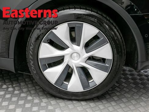 Used 2021 Tesla Model Y Long Range AWD/4WD image 8
