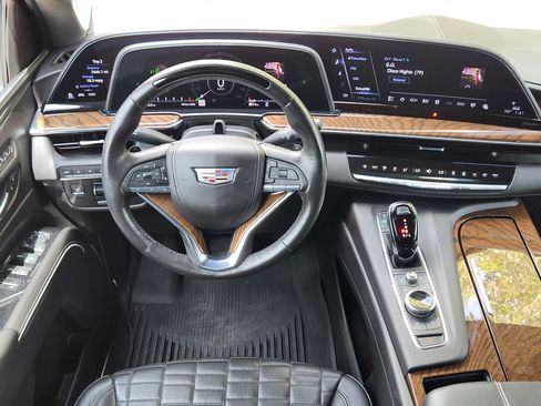 Used 2023 Cadillac Escalade Sport Platinum w/ LPO, ONYX Package AWD/4WD image 21