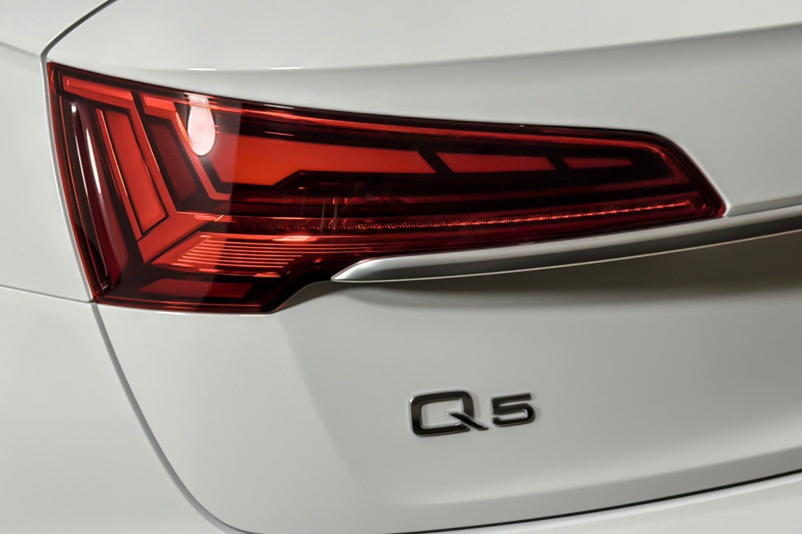 Used 2023 Audi Q5 2.0T Premium Plus AWD/4WD image 25