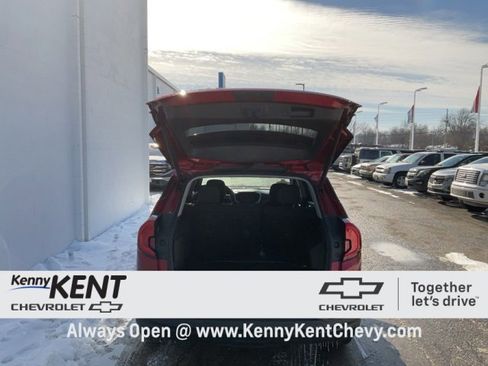 Used 2023 GMC Terrain SLE w/ Driver Convenience Package image 7