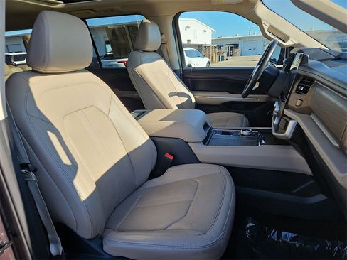 Used 2024 Ford Expedition Max Limited image 29