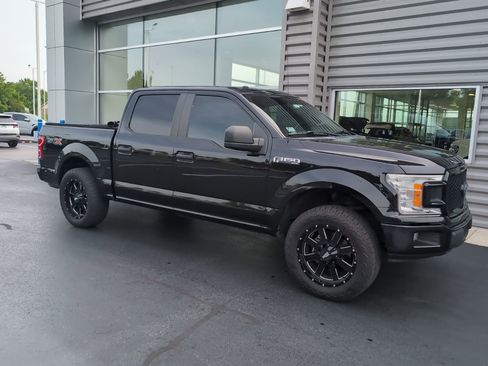 Used 2018 Ford F150 XL w/ Equipment Group 101A Mid RWD image 2