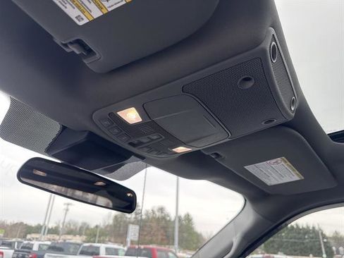 Used 2022 Ford F350 XLT w/ XLT Premium Package image 11