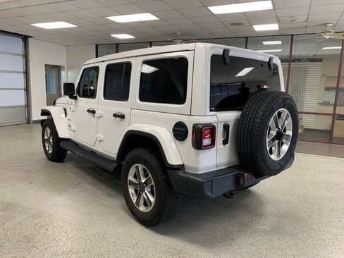 Used 2022 Jeep Wrangler Unlimited Sahara w/ Cold Weather Group AWD/4WD image 3