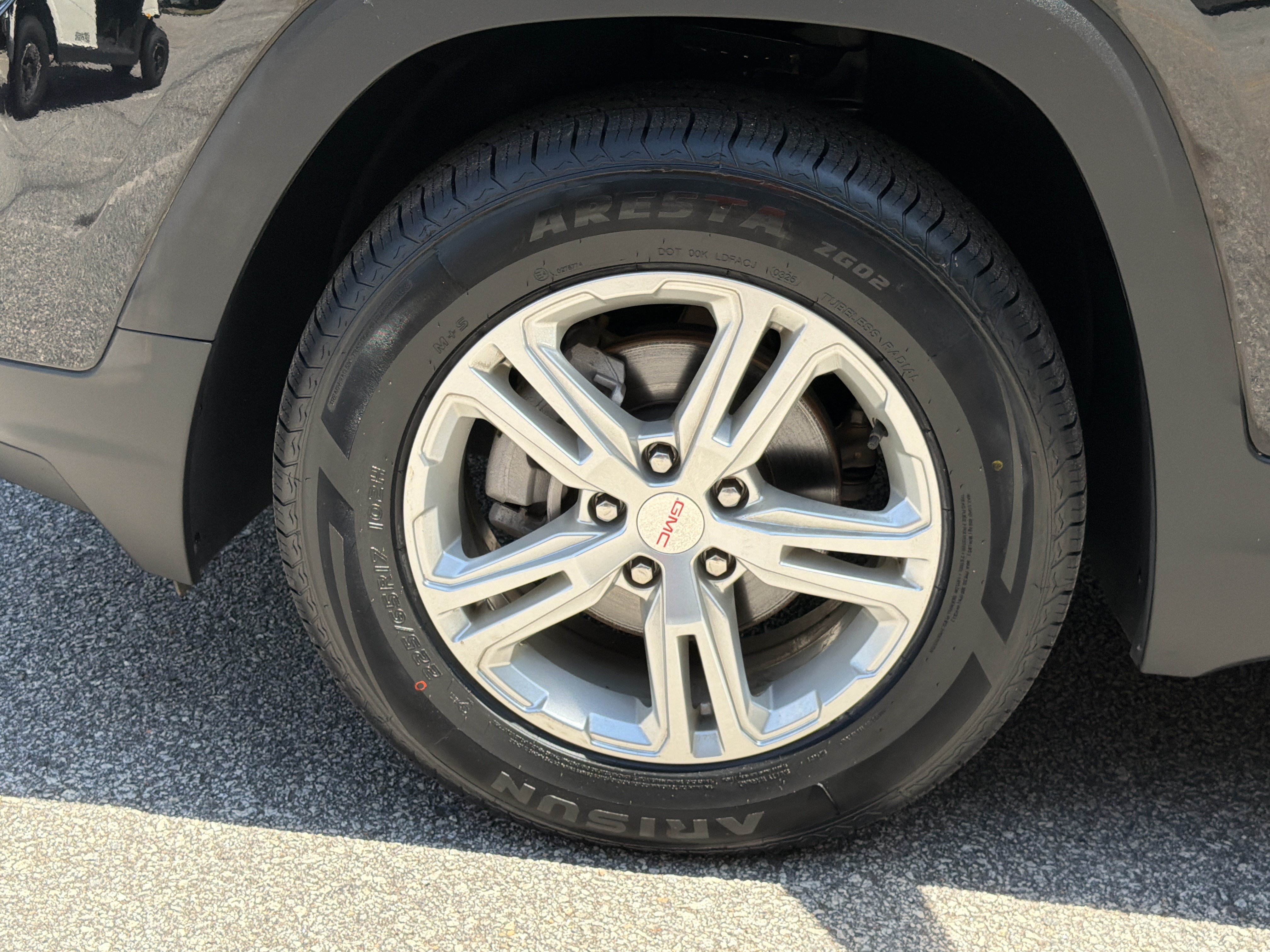 Used 2024 GMC Terrain SLE AWD/4WD image 30
