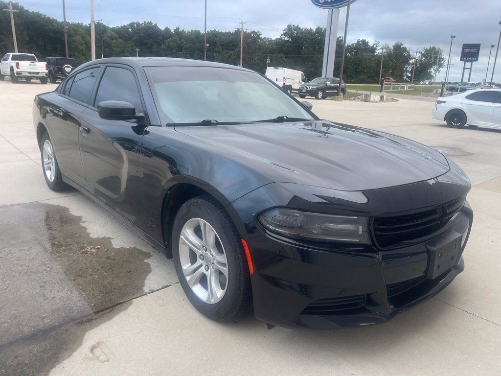 Used 2021 Dodge Charger SXT w/ Leather Interior Group RWD image 4