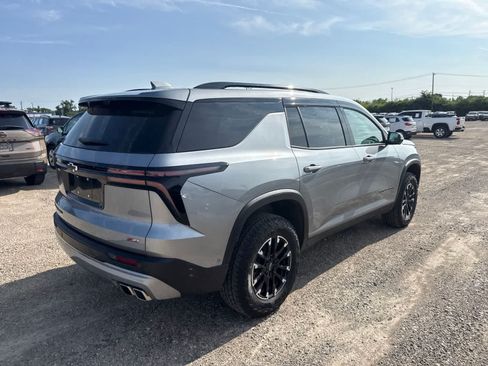 Used 2025 Chevrolet Traverse Z71 w/ Enhanced Driving Package AWD/4WD image 3