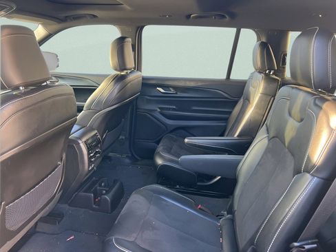 Used 2023 Jeep Grand Cherokee L Altitude image 18