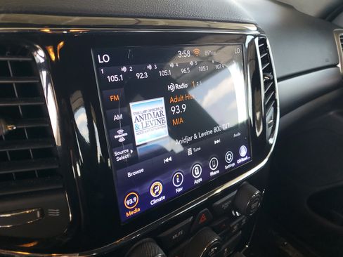 Certified 2022 Jeep Grand Cherokee Laredo E AWD/4WD image 26
