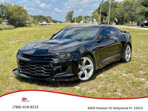 Used 2021 Chevrolet Camaro LT RWD image 1