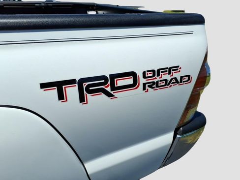 Used 2015 Toyota Tacoma PreRunner w/ TRD Off-Road Package RWD image 9