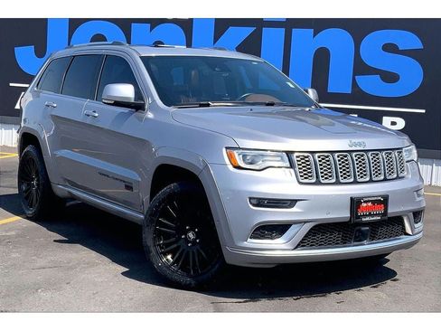 Used 2018 Jeep Grand Cherokee Summit w/ Platinum Series Group AWD/4WD image 2