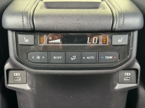 Used 2024 Toyota Grand Highlander FWD image 36