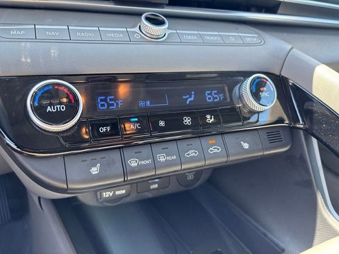 Certified 2025 Hyundai Elantra SEL FWD image 20