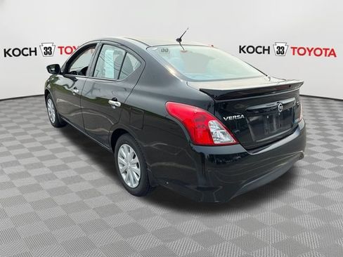 Used 2015 Nissan Versa SV FWD image 6