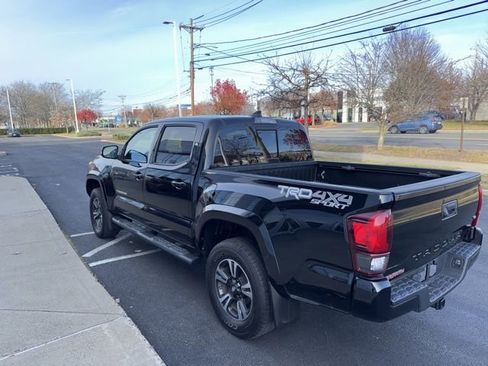 Certified 2019 Toyota Tacoma TRD Sport image 5