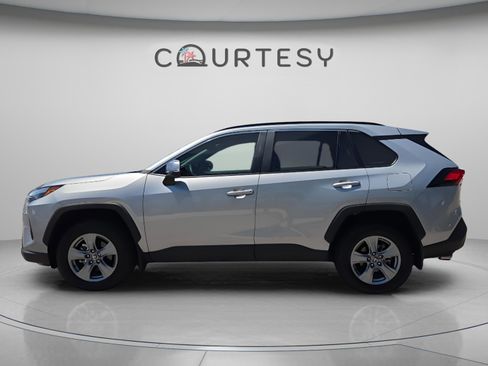 Certified 2025 Toyota RAV4 XLE w/ Convenience Package FWD image 2