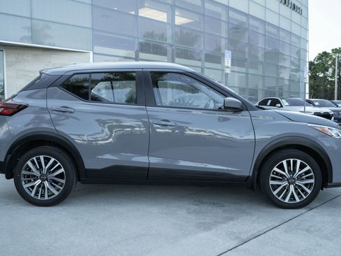 Used 2022 Nissan Kicks SV image 26