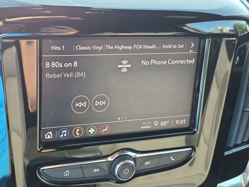 Used 2023 Chevrolet Traverse LT FWD image 16
