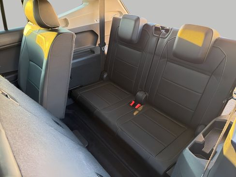 Used 2019 Volkswagen Tiguan SE image 25