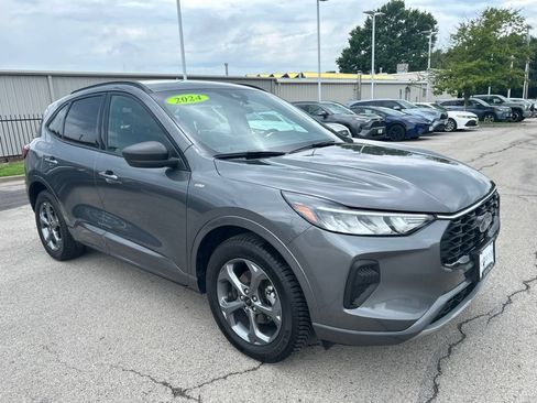 Used 2024 Ford Escape ST-Line w/ Tech Pack #1 AWD/4WD image 3