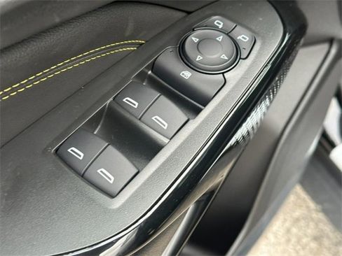 New 2026 Chevrolet Trax LT w/ Sunroof Package image 10