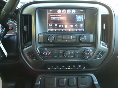 Used 2018 Chevrolet Silverado 2500 High Country w/ Duramax Plus Package AWD/4WD image 38