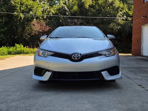 Used 2018 Toyota Corolla iM w/ Carpet Mat Package (TMS) FWD image 2