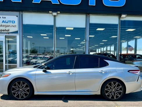 Used 2020 Toyota Camry XSE FWD image 2