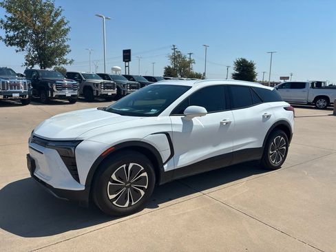 Used 2024 Chevrolet Blazer EV LT AWD/4WD image 1