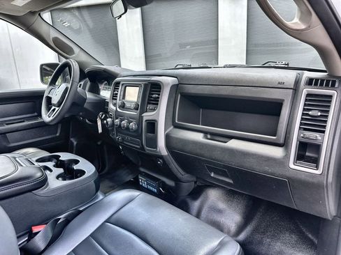 Used 2021 RAM 1500 Tradesman w/ Chrome Appearance Group AWD/4WD image 28