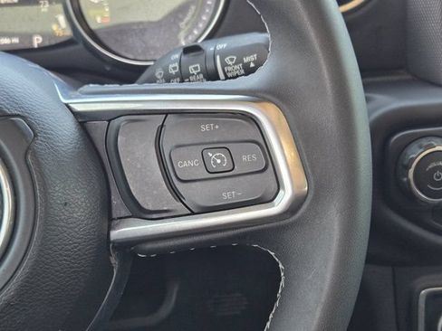 Used 2023 Jeep Wrangler Unlimited Sahara AWD/4WD image 29