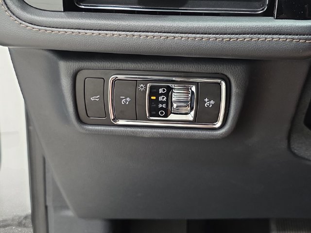 New 2027 Lincoln Aviator AWD image 23